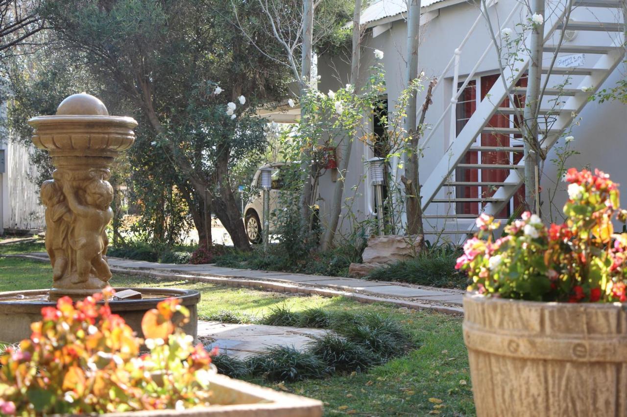 Indigo Moon Guesthouse Lichtenburg Eksteriør billede