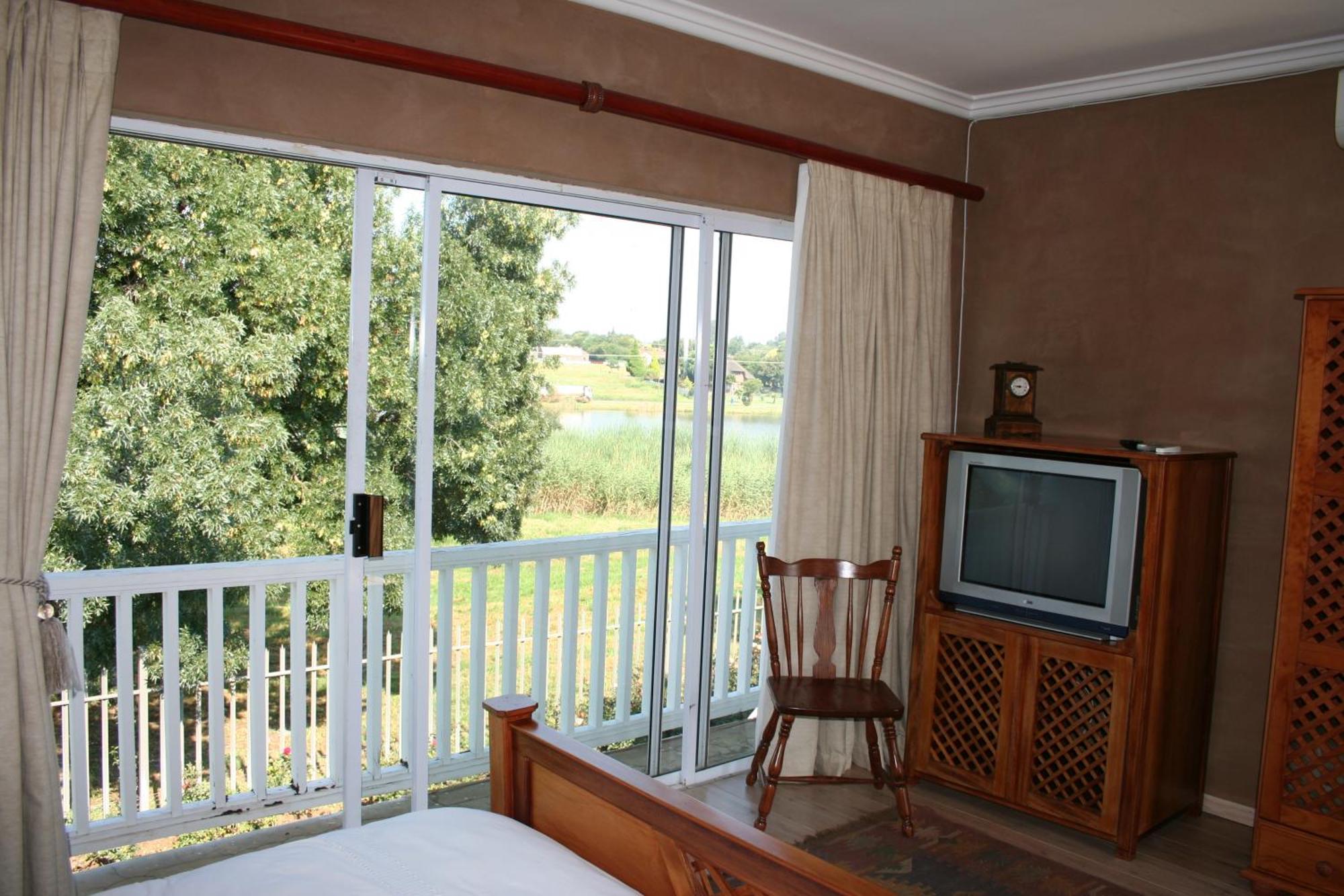 Indigo Moon Guesthouse Lichtenburg Eksteriør billede