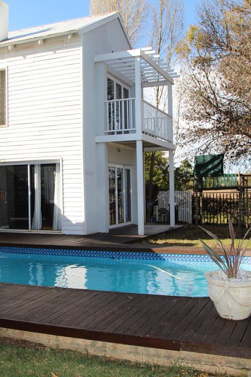 Indigo Moon Guesthouse Lichtenburg Eksteriør billede