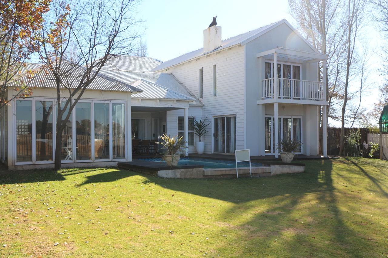 Indigo Moon Guesthouse Lichtenburg Eksteriør billede