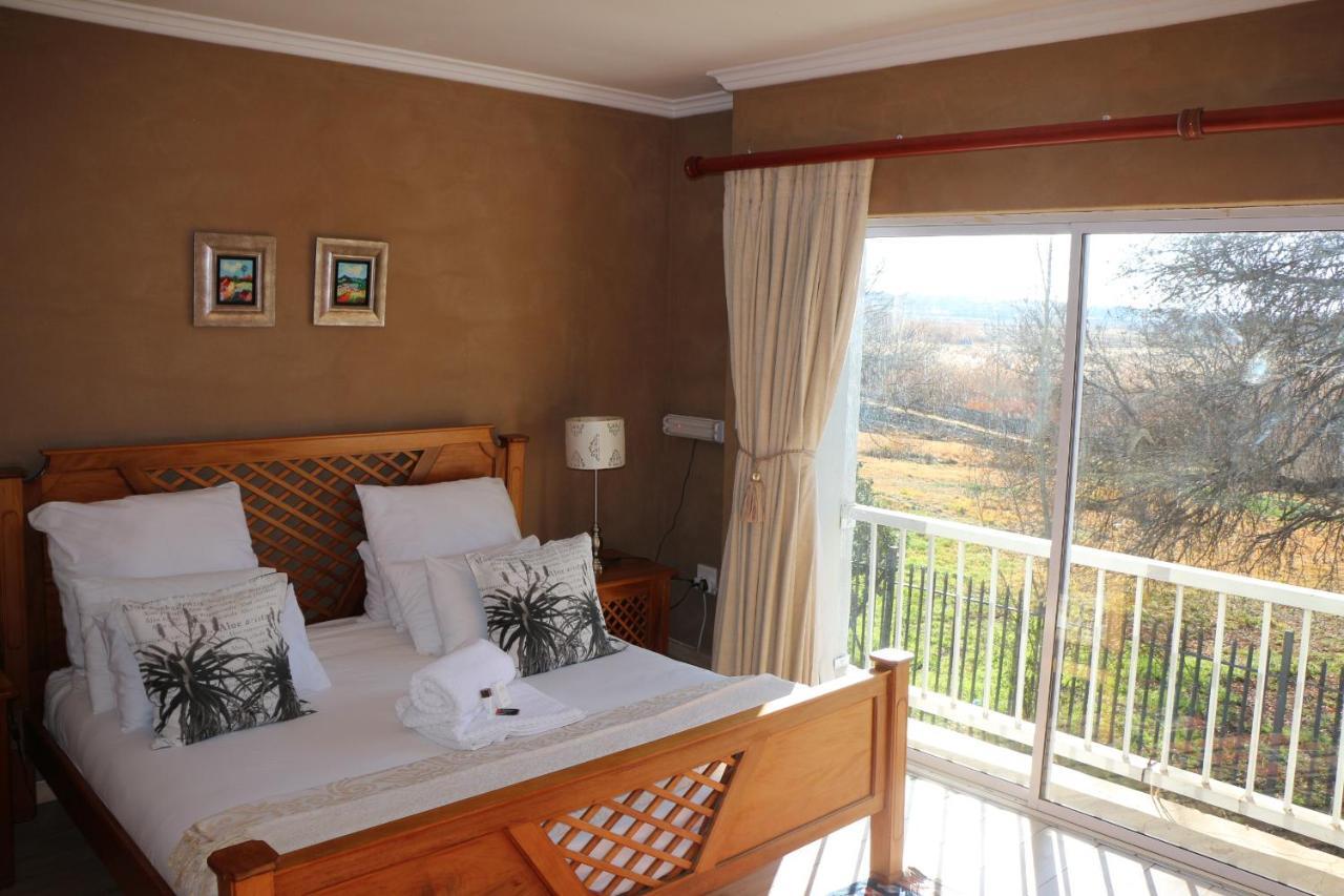 Indigo Moon Guesthouse Lichtenburg Eksteriør billede